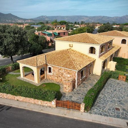 Ville Del Mar San Teodoro  Extérieur photo