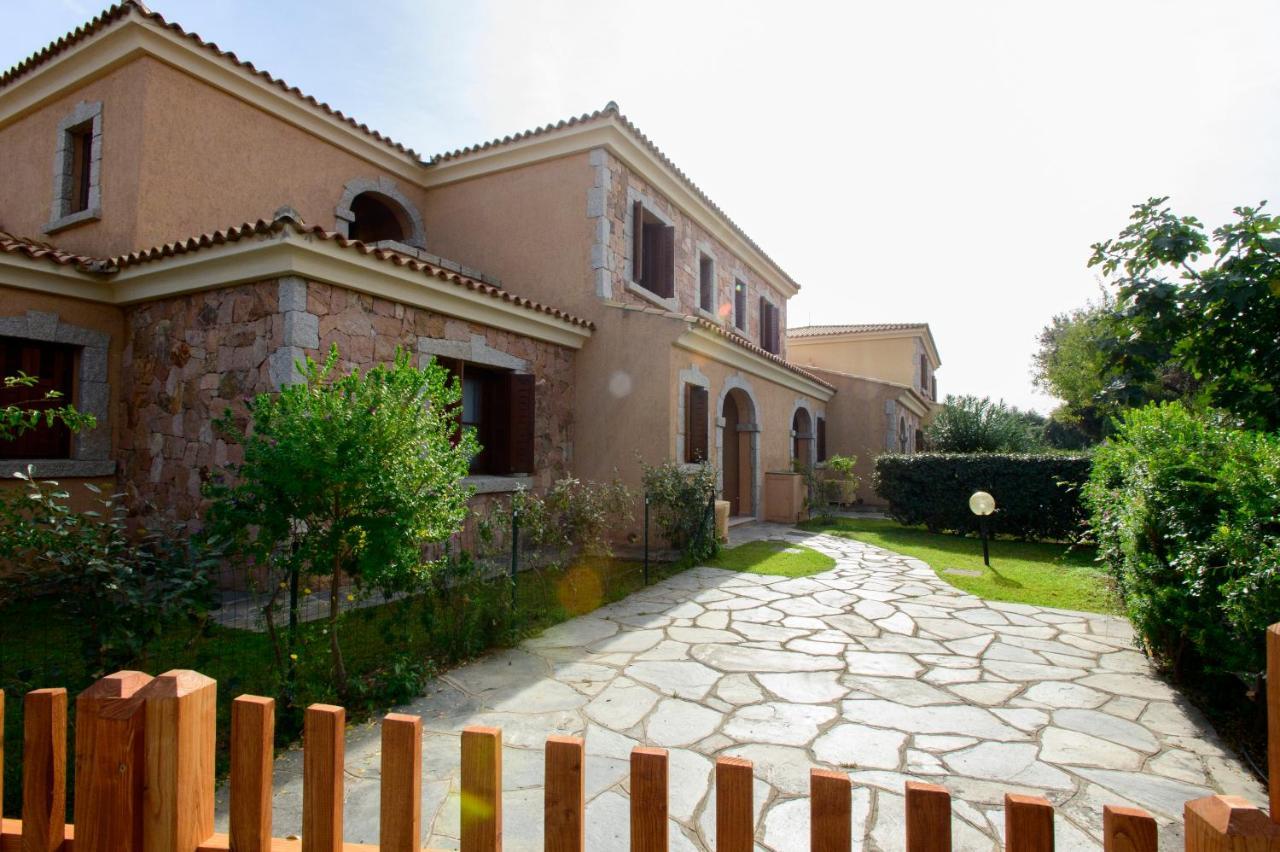 Ville Del Mar San Teodoro  Extérieur photo