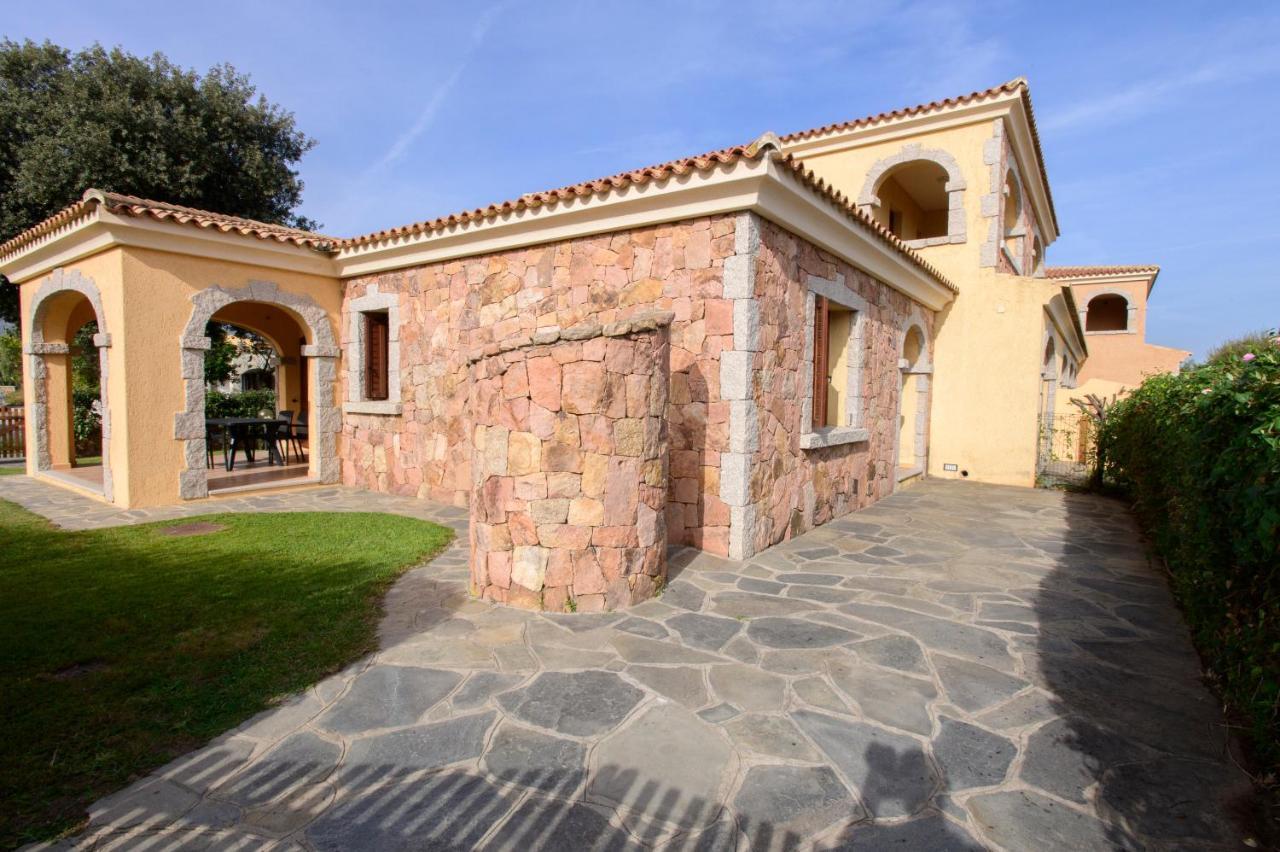 Ville Del Mar San Teodoro  Extérieur photo