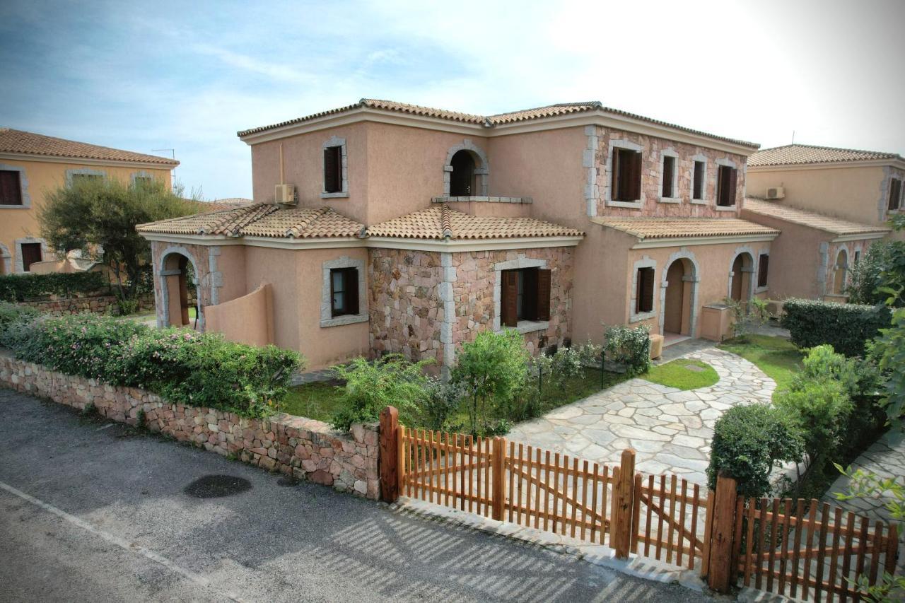 Ville Del Mar San Teodoro  Extérieur photo